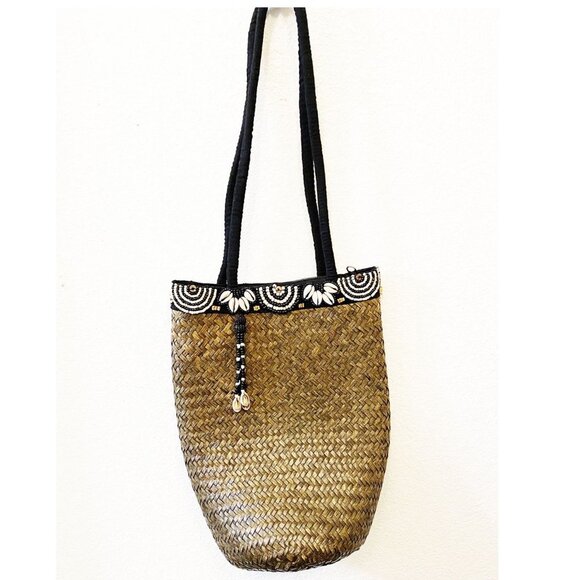Handbags - Handmade seashell and straw bag